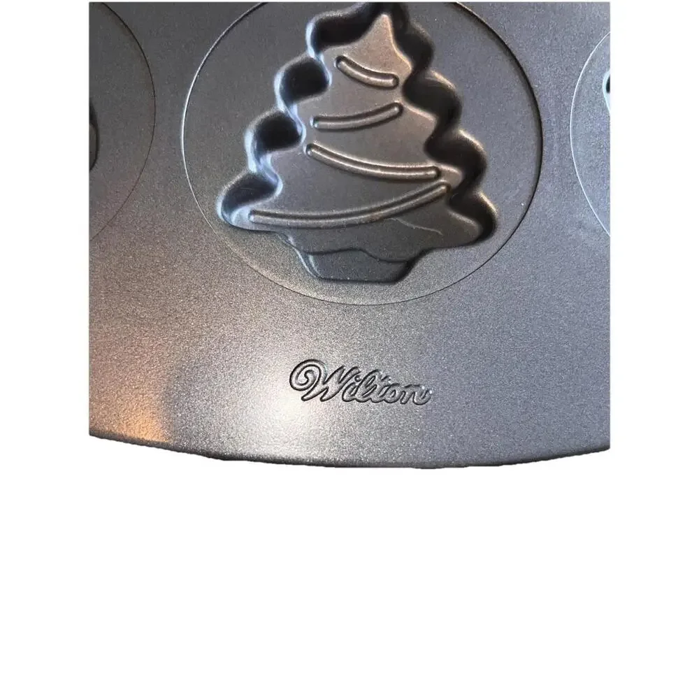 Wilton‎ 12-CAVITY COOKIE PAN ~ 12 Christmas Non-Stick Excellent Condition